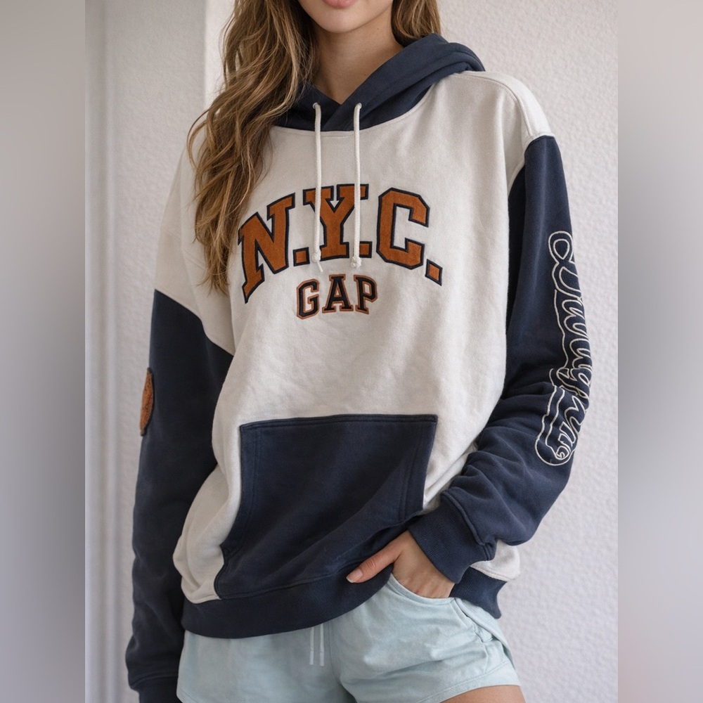 NWT GAP NYC Hoodie – Cream & Navy Colorblock